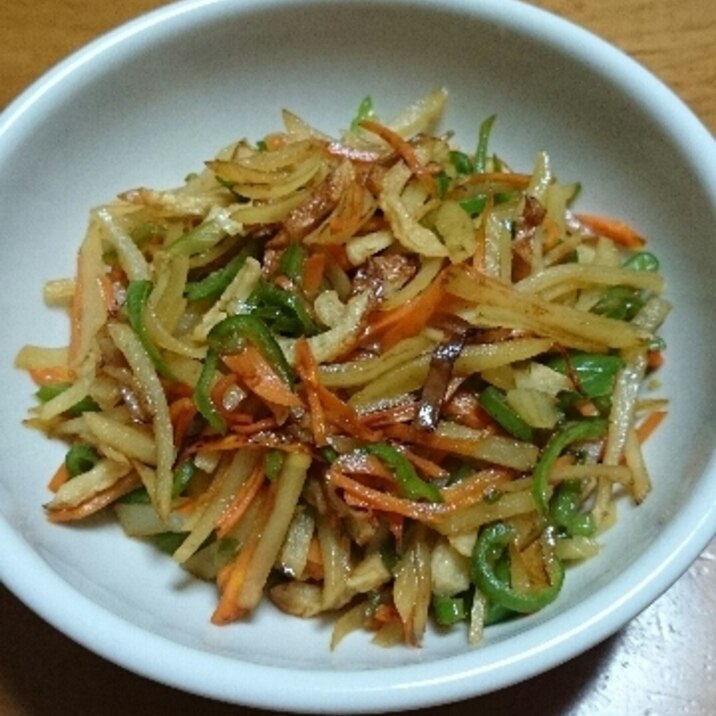 千切り野菜と竹輪の炒めもの♪